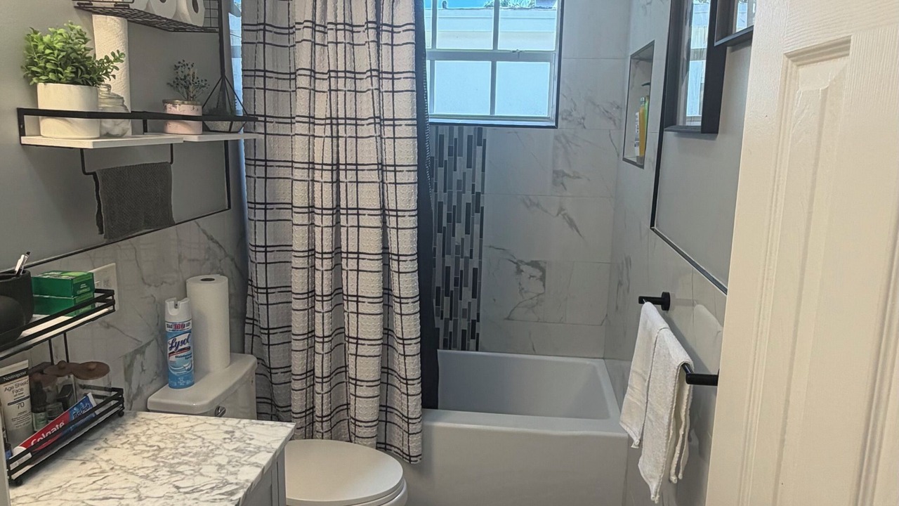 Photo of Bathroom in Miramar