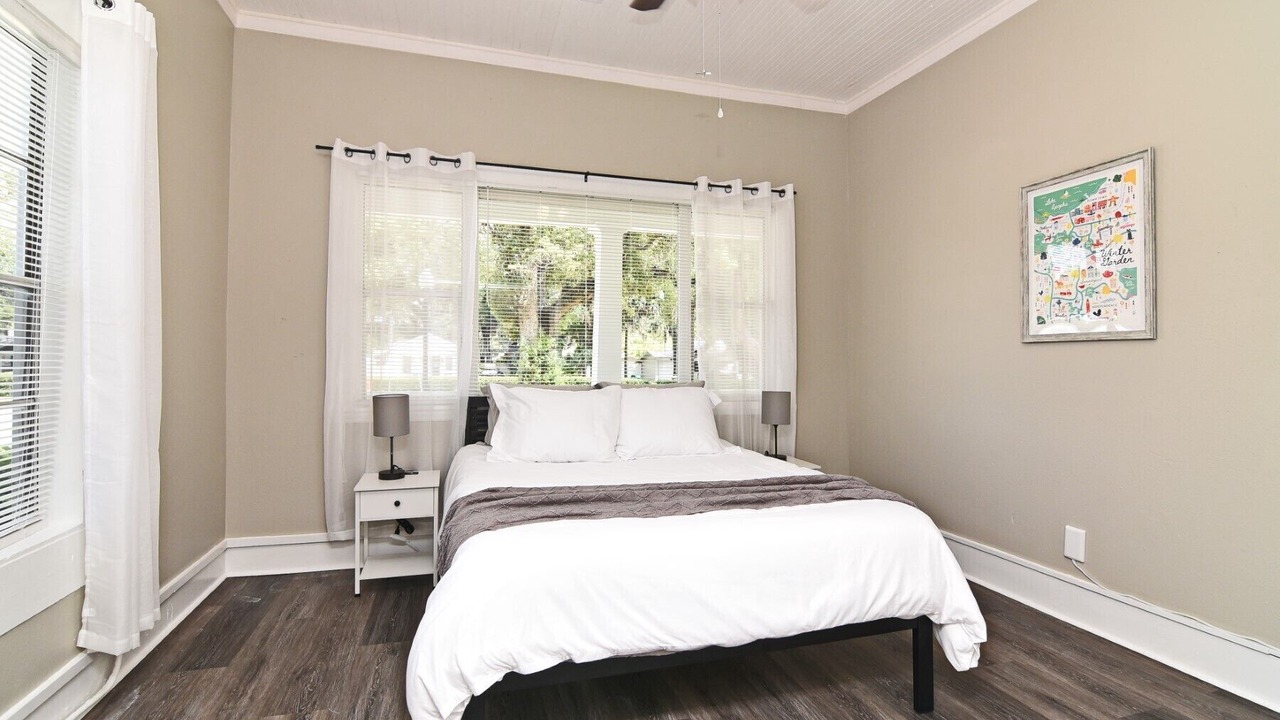 Photo of Bedroom in Winter Garden