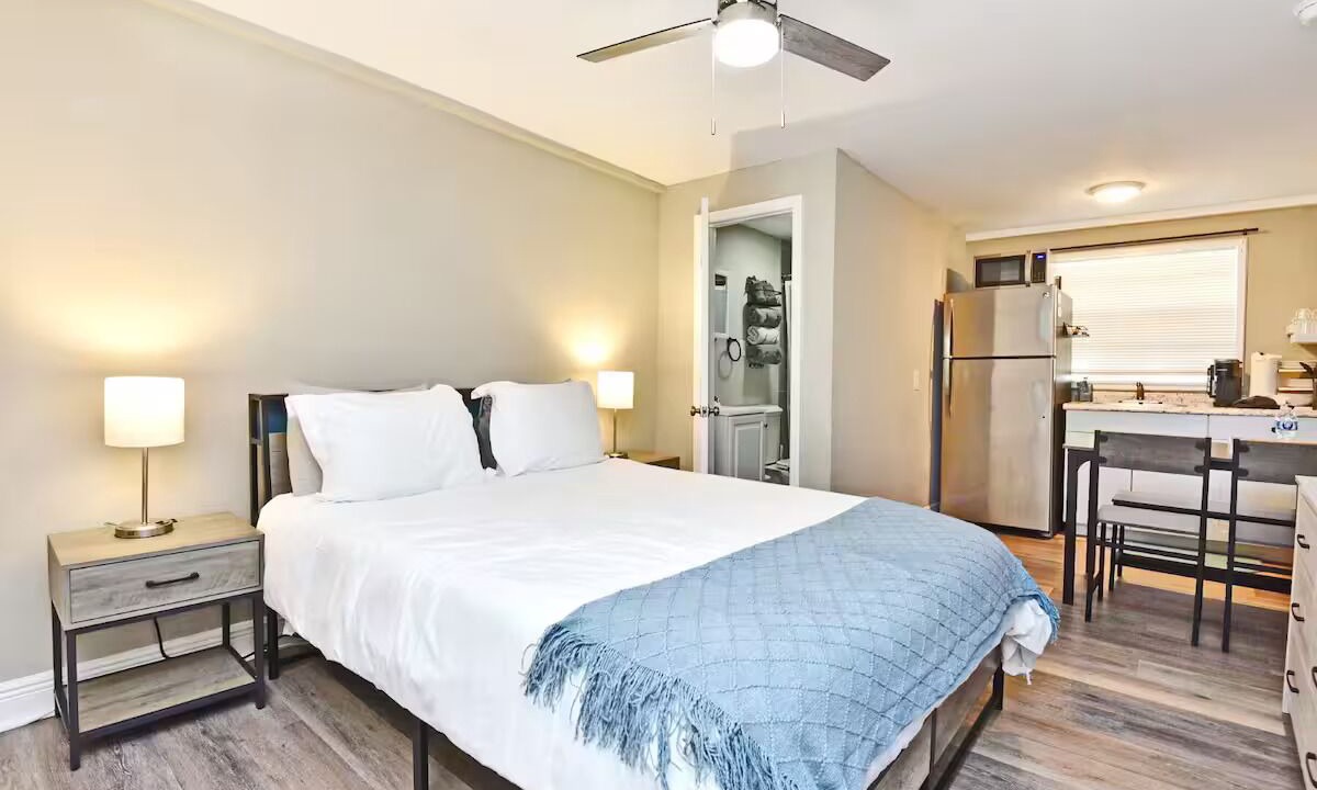 Photo of Bedroom in Winter Garden