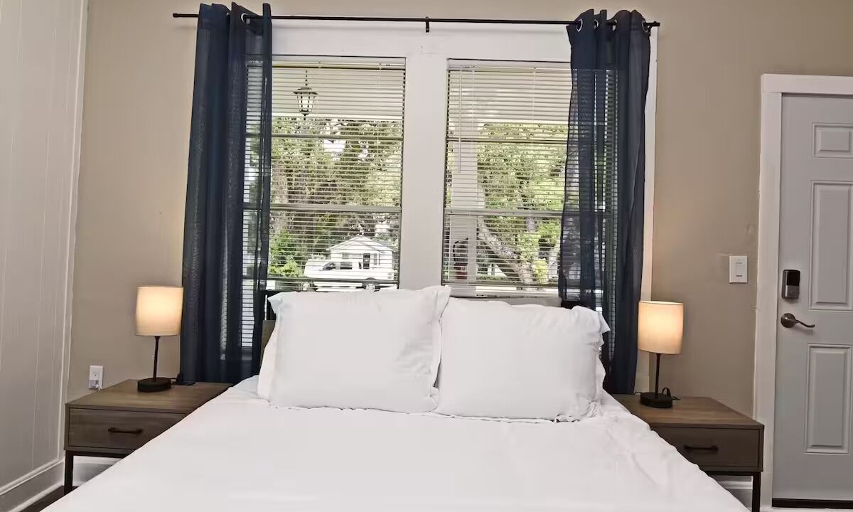 Photo of Bedroom in Winter Garden
