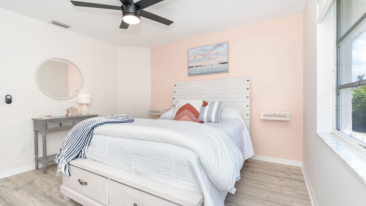 Photo of Bedroom in Englewood East
