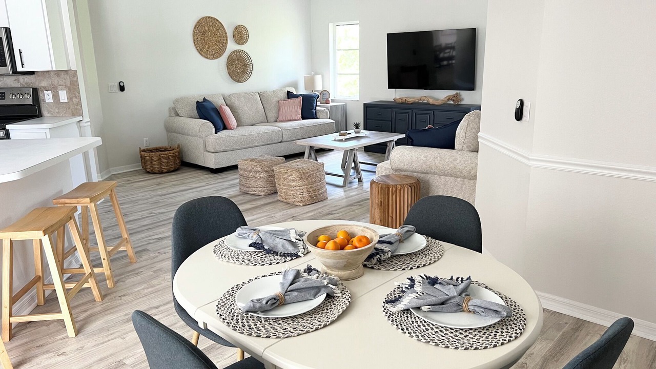 Photo of Livingroom in Englewood East