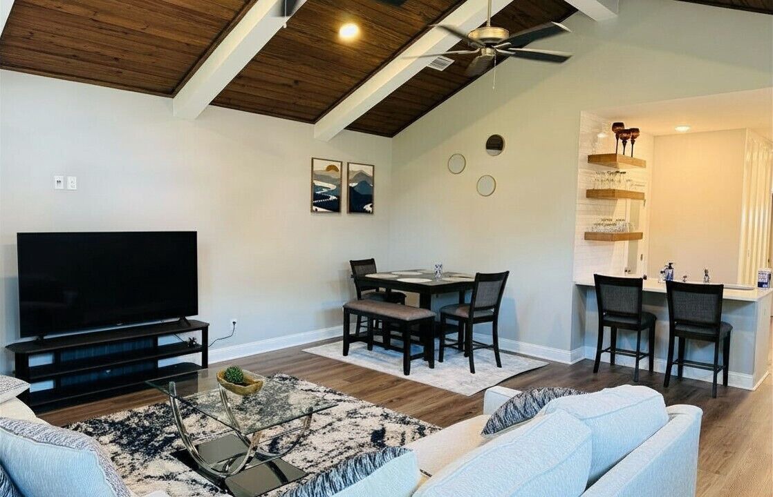 Photo of Livingroom in Tallahassee
