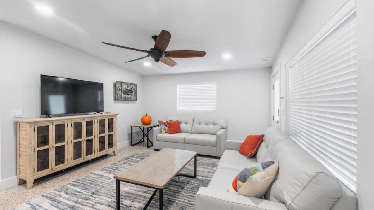 Photo of Livingroom in South Daytona