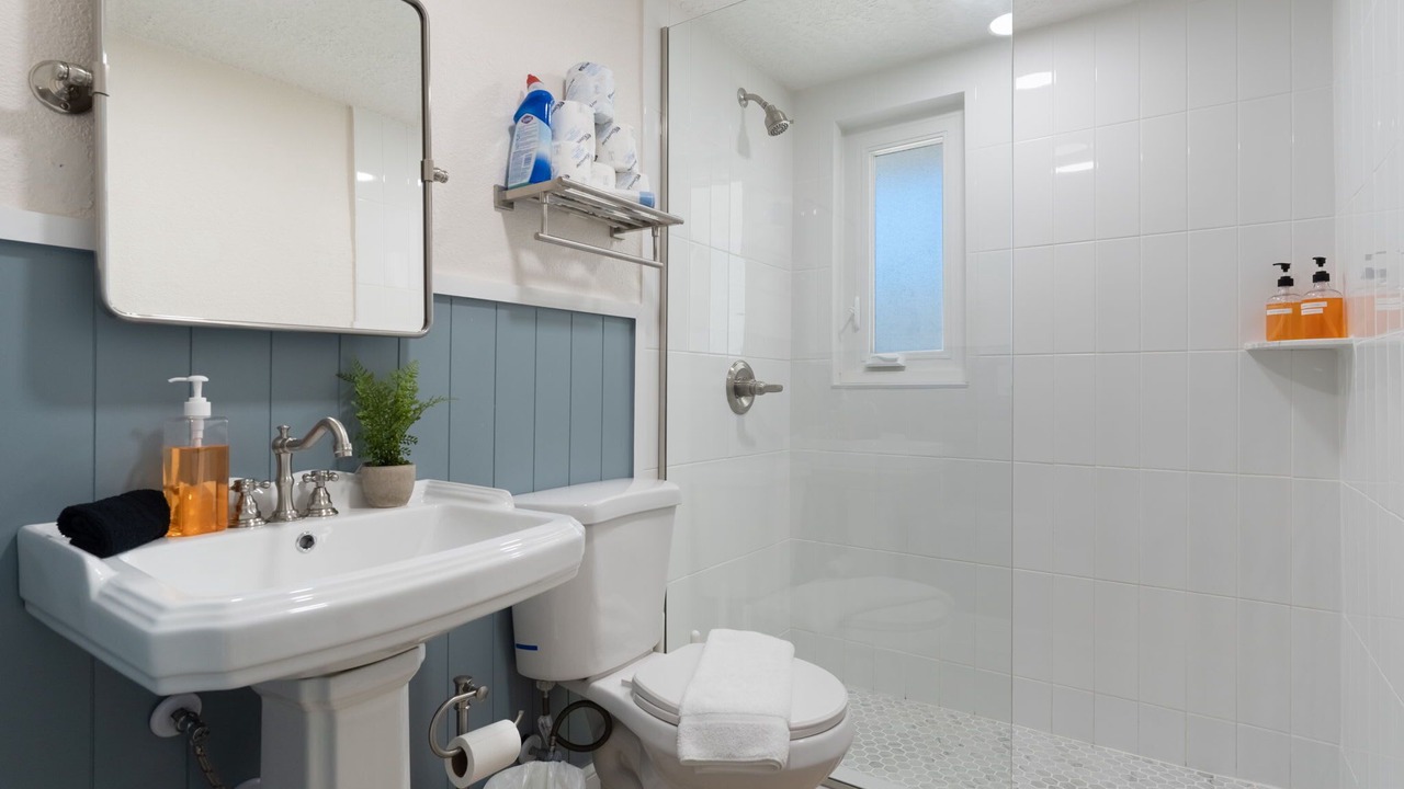 Photo of Bathroom in Parsuns To Cocoa Beach