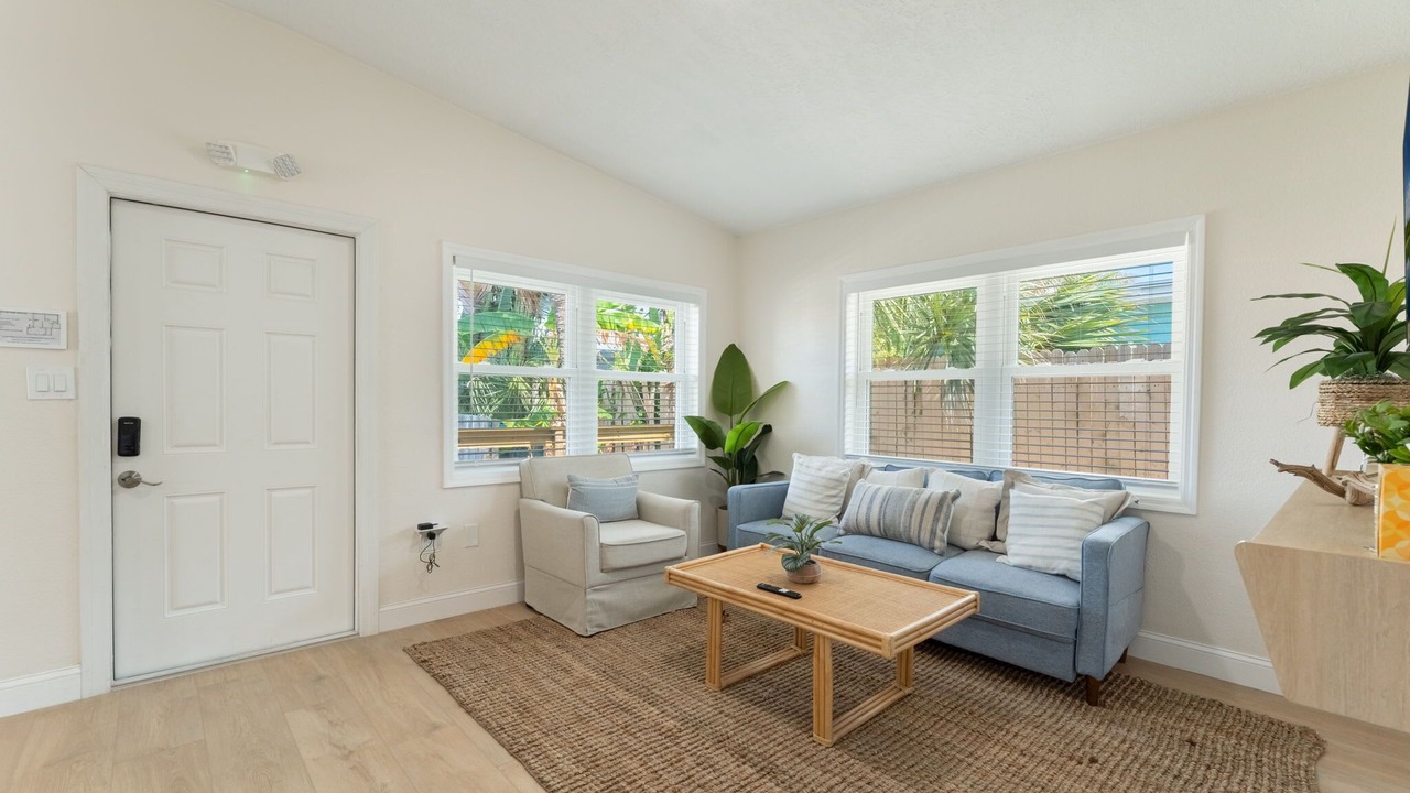 Photo of Livingroom in Parsuns To Cocoa Beach