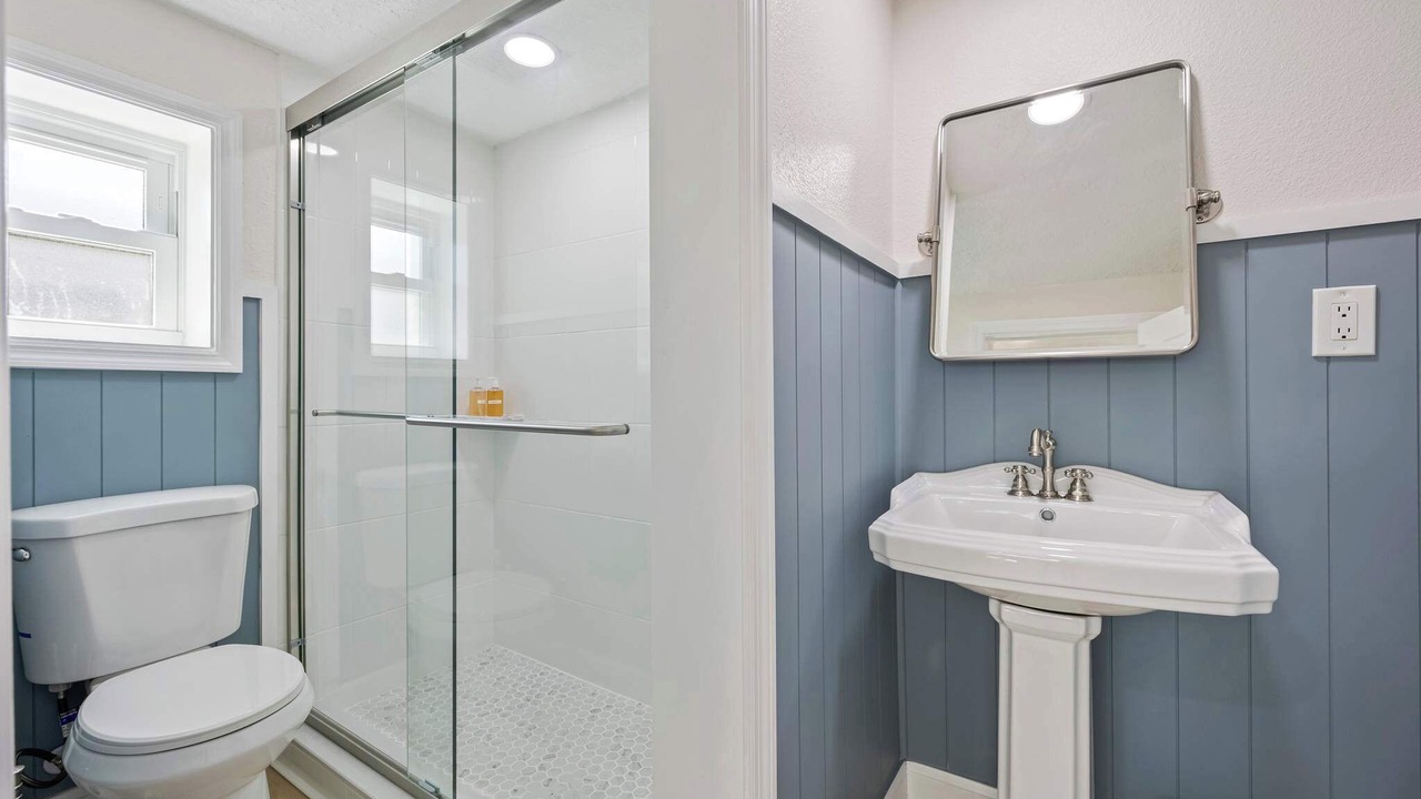 Photo of Bathroom in Parsuns To Cocoa Beach