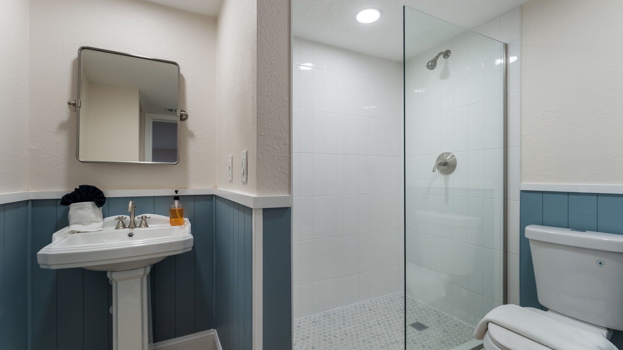 Photo of Bathroom in Parsuns To Cocoa Beach