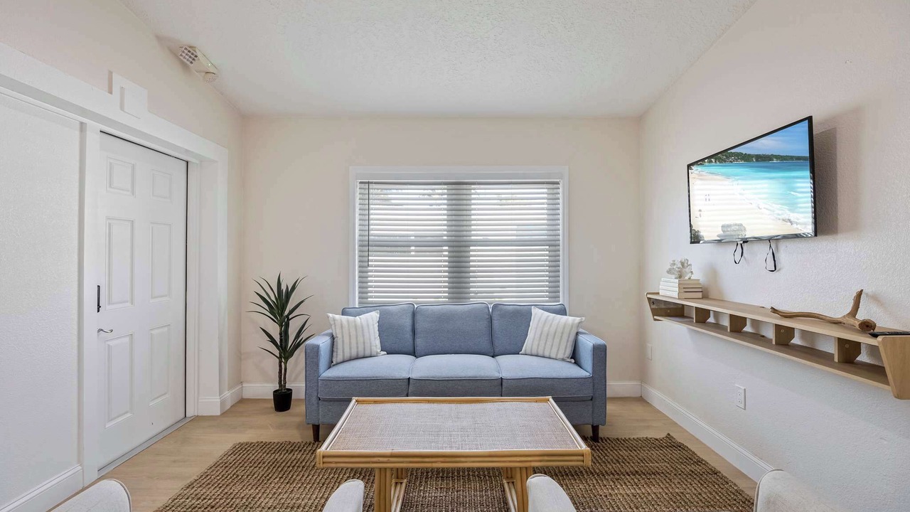 Photo of Livingroom in Parsuns To Cocoa Beach