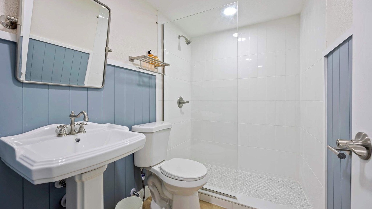 Photo of Bathroom in Parsuns To Cocoa Beach