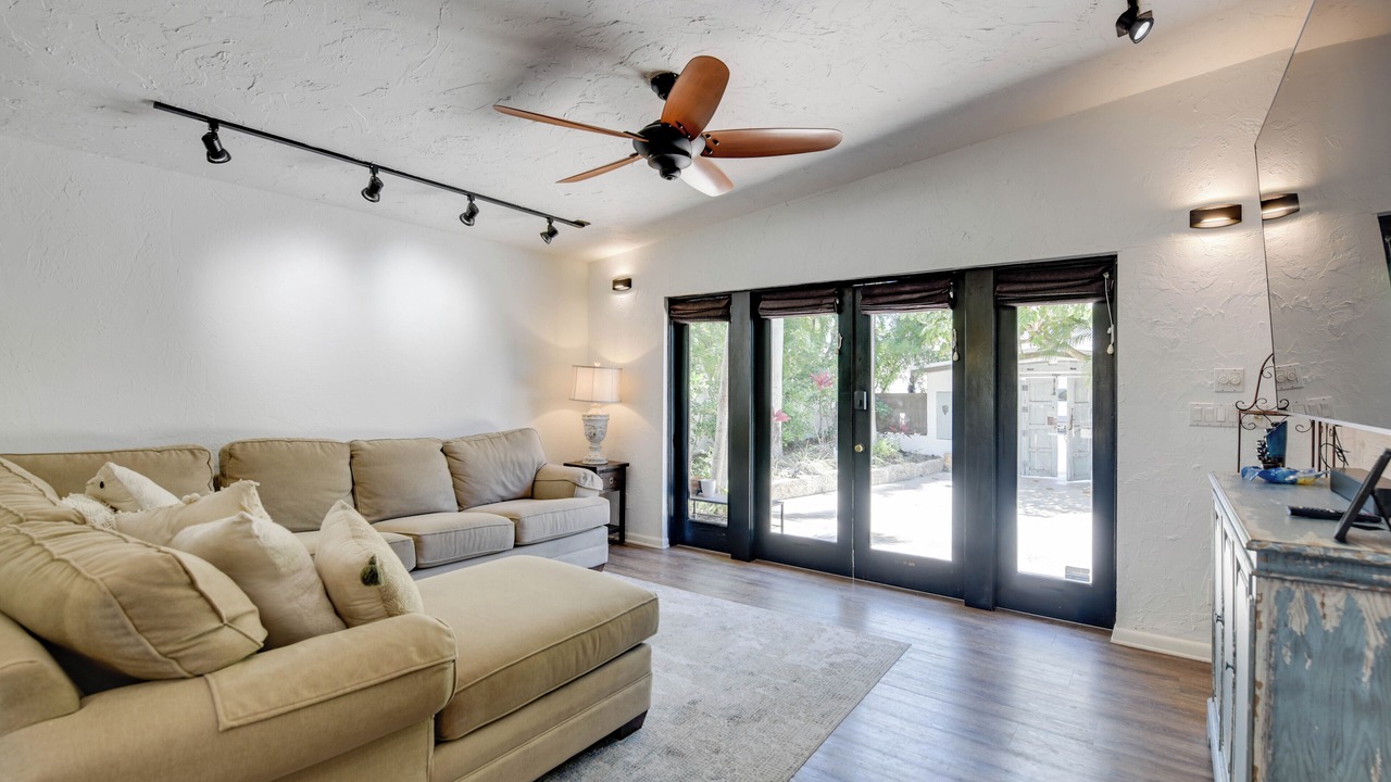 Photo of Livingroom in New Town