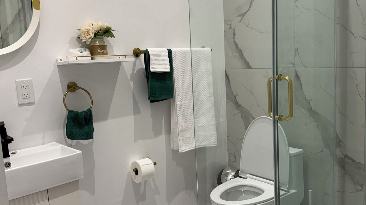 Photo of Bathroom in Sunrise