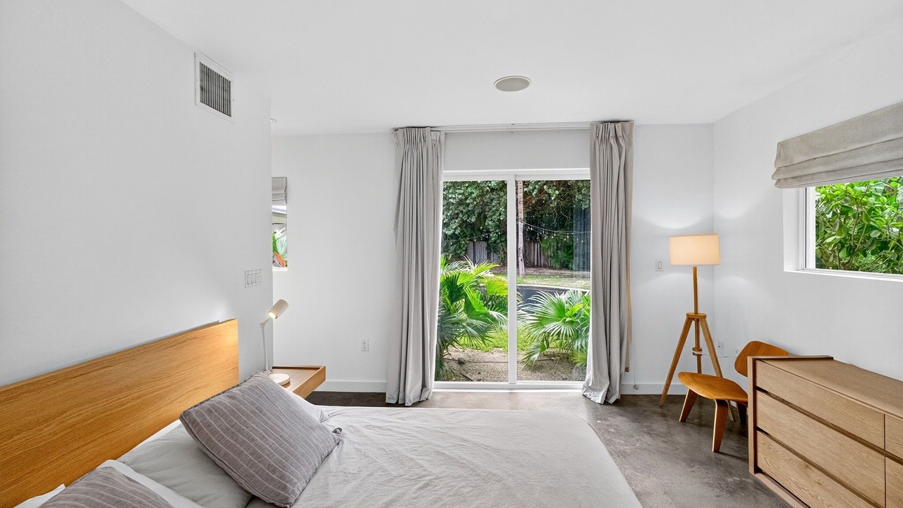 Photo of Bedroom in Key Biscayne