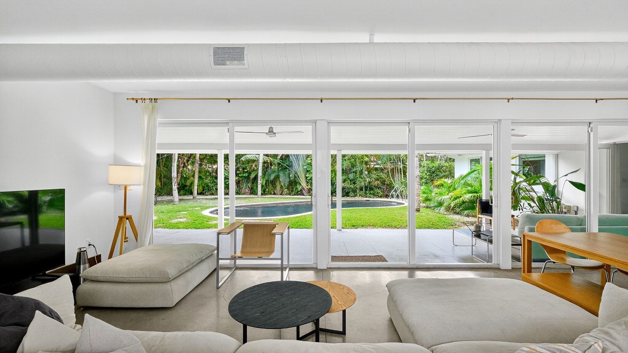 Photo of Livingroom in Key Biscayne