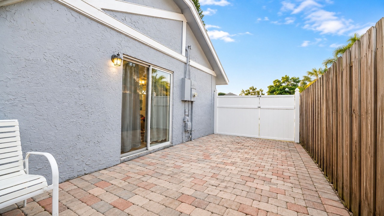 Photo of Patio Balcony in Survey Creek