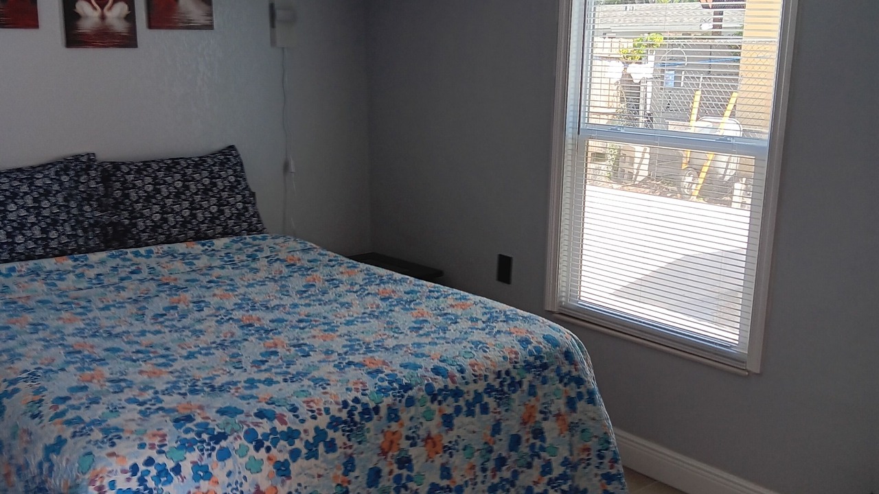 Photo of Bedroom in Pinecrest West Park