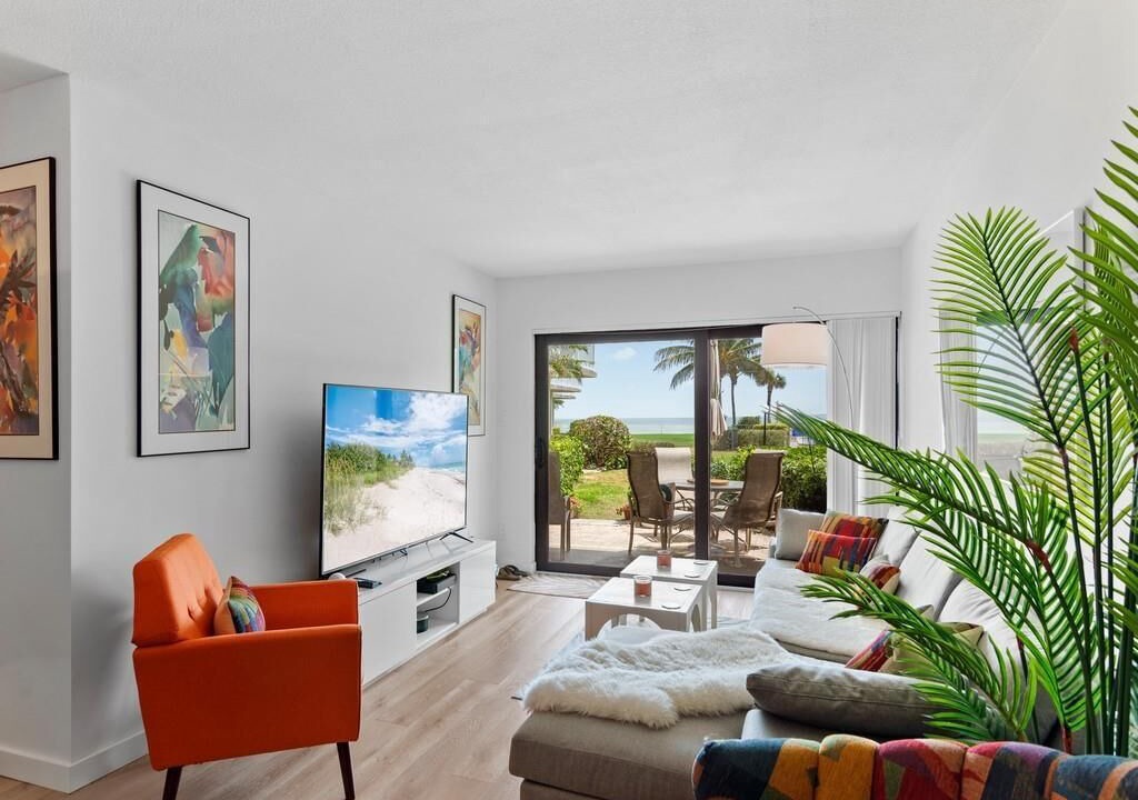 Photo of Livingroom in Central Beach