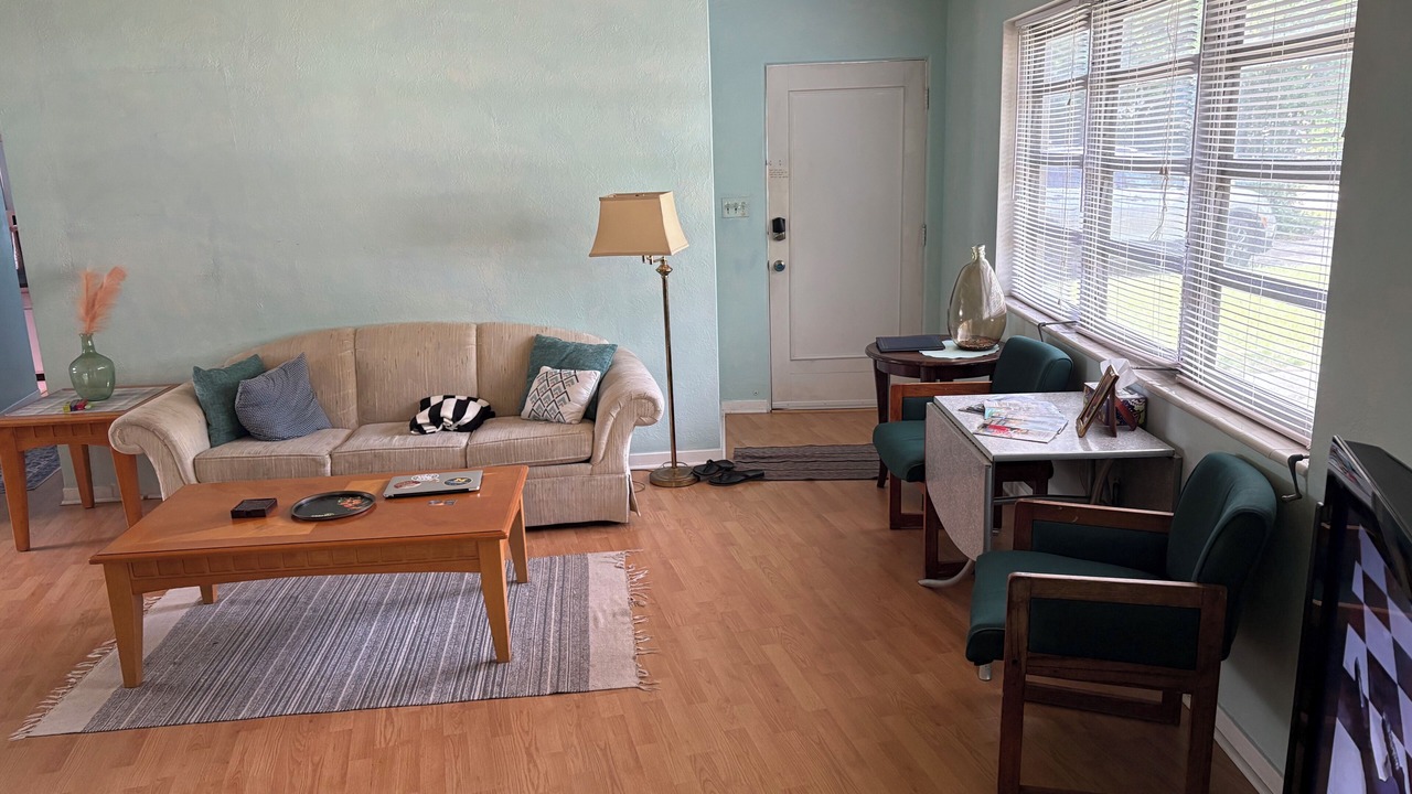 Photo of Livingroom in DeLand