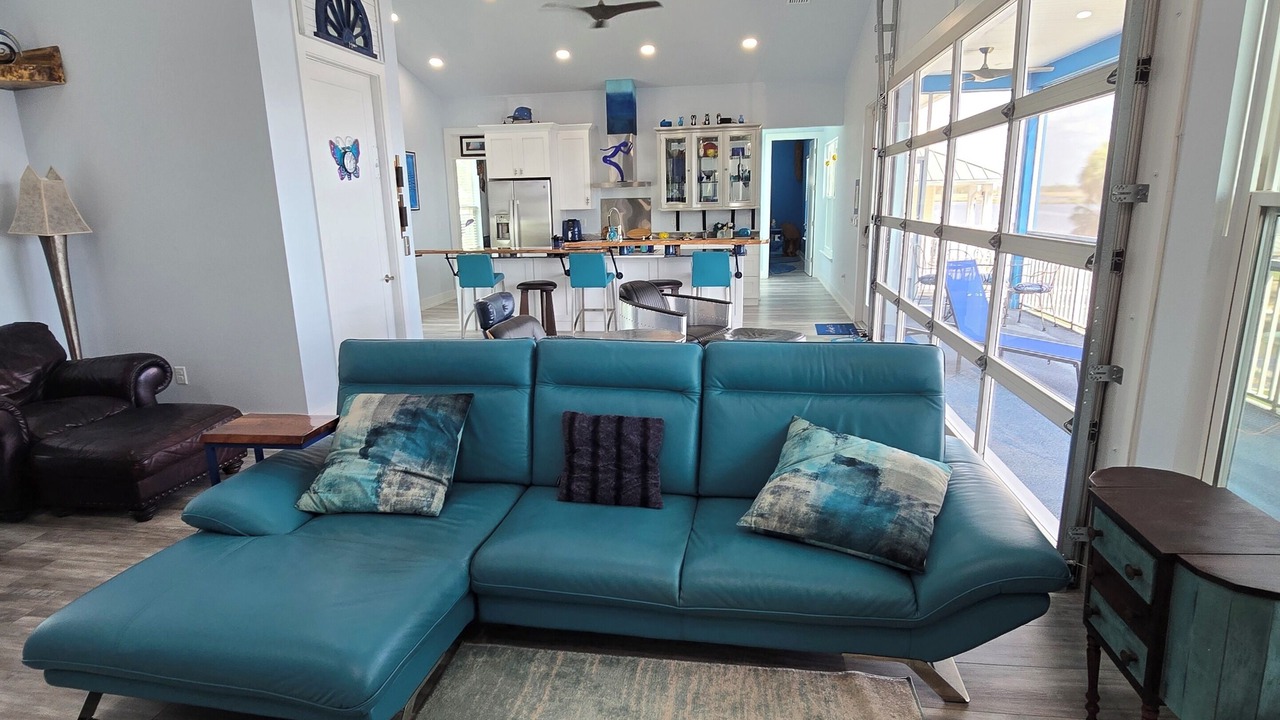 Photo of Livingroom in Old Homosassa