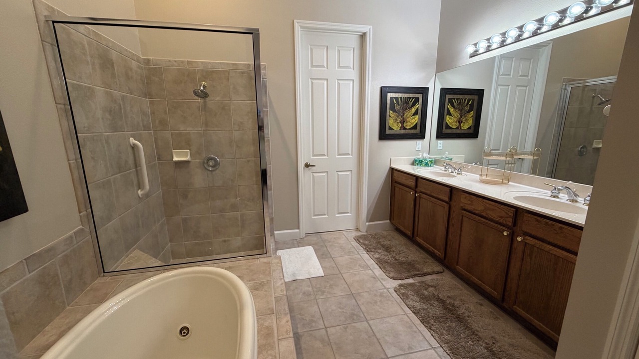 Photo of Bathroom in Lake Jovita