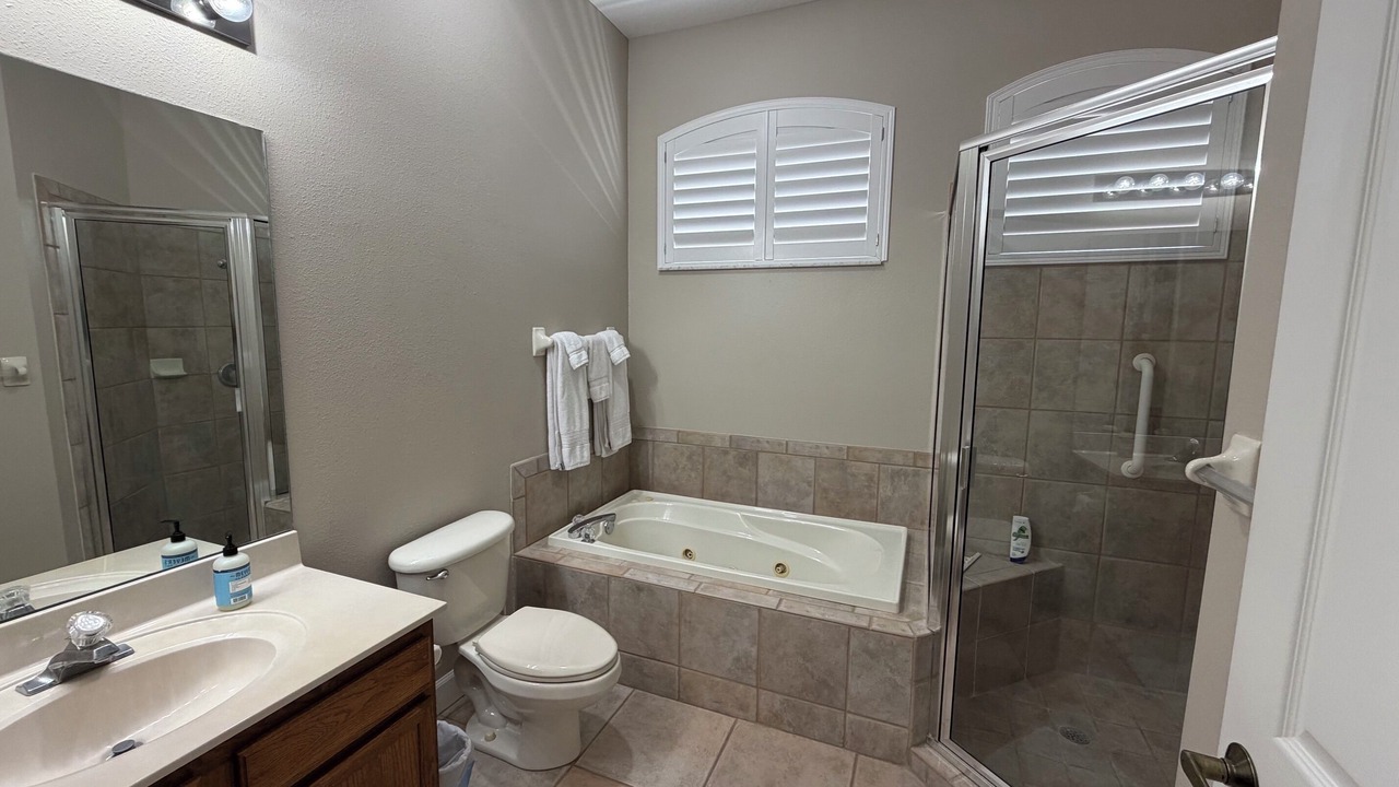 Photo of Bathroom in Lake Jovita