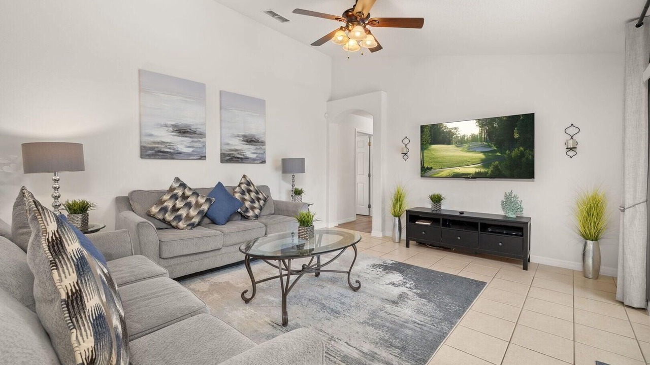 Photo of Livingroom in Orange Tree