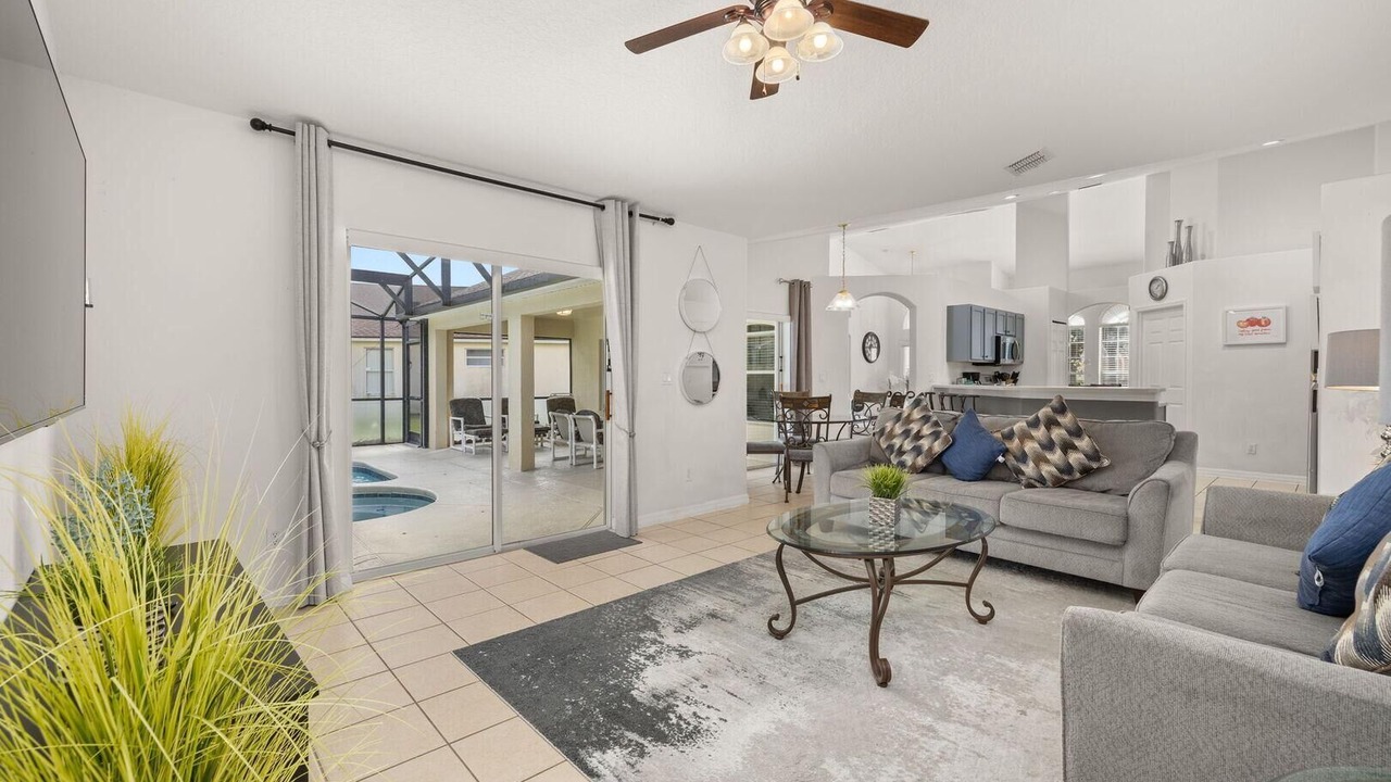 Photo of Livingroom in Orange Tree