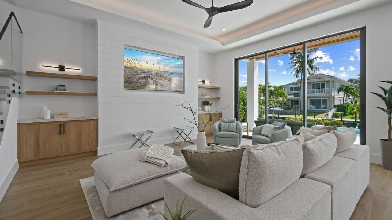 Photo of Livingroom in Florida North Atlantic Coast