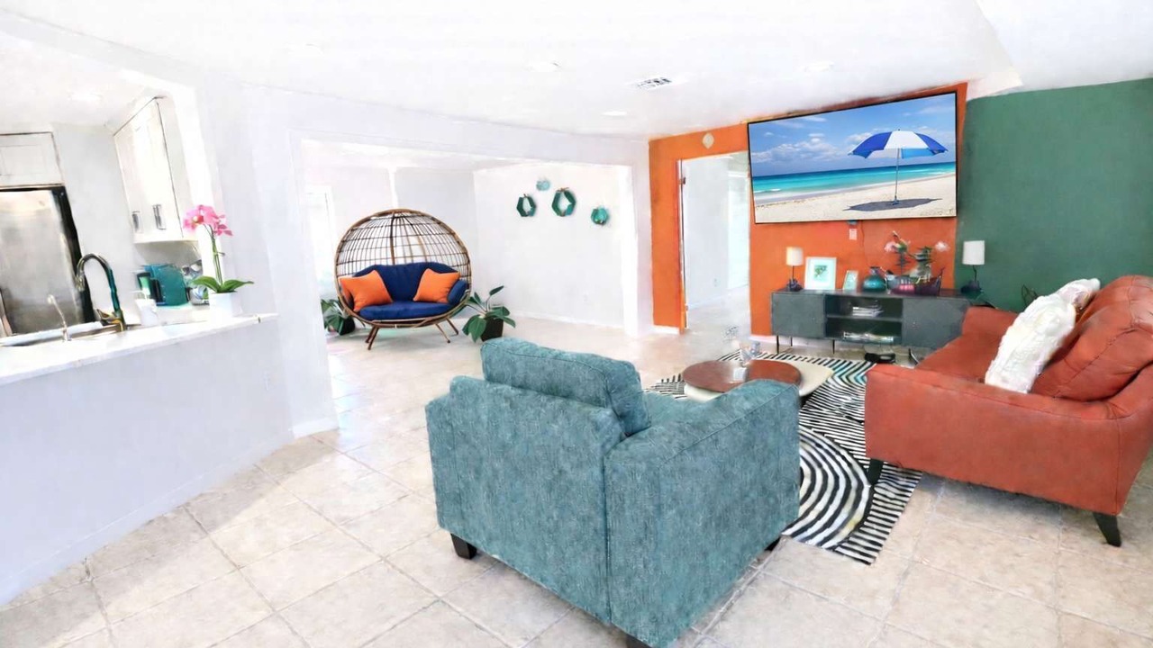 Photo of Livingroom in Apollo Beach