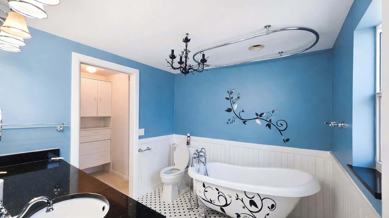 Photo of Bathroom in Apollo Beach