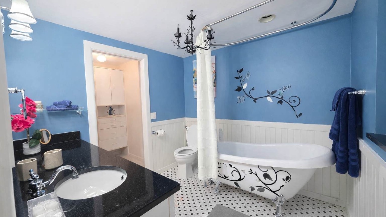 Photo of Bathroom in Apollo Beach