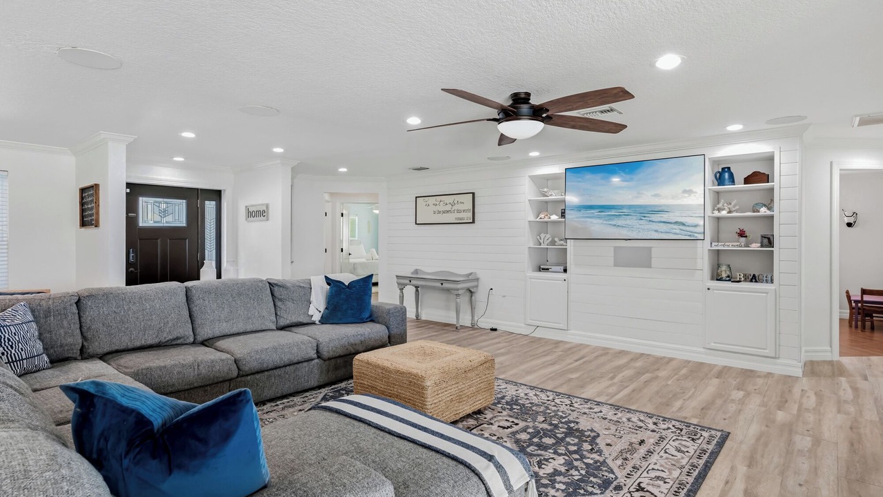 Photo of Livingroom in Harbor Hills