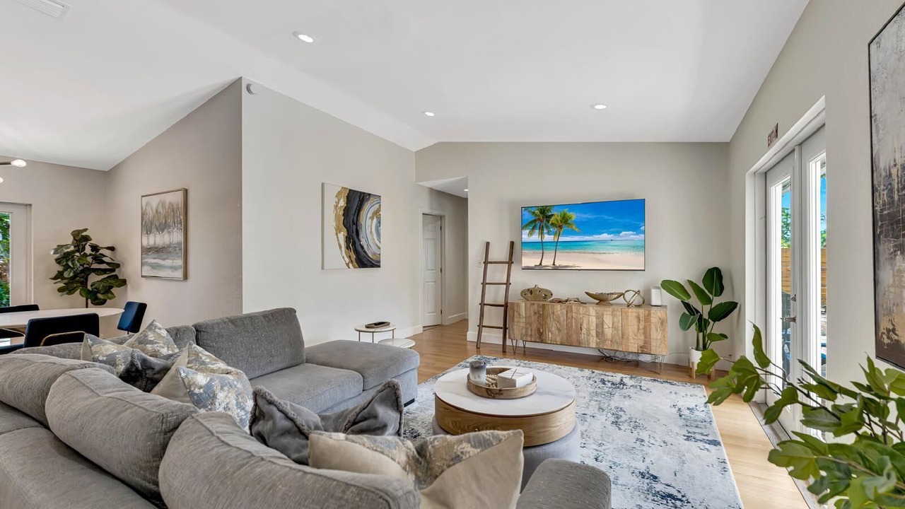 Photo of Bedroom in Palm Aire Village East