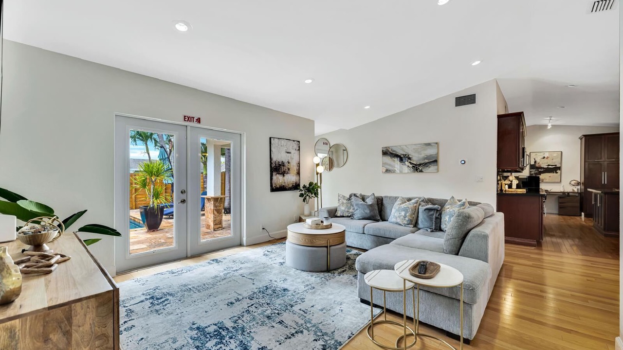 Photo of Bedroom in Palm Aire Village East