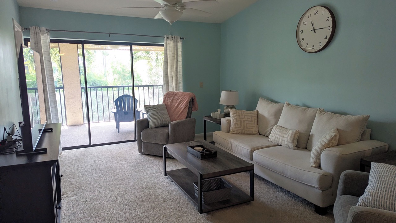 Photo of Livingroom in Riverbend Country Club