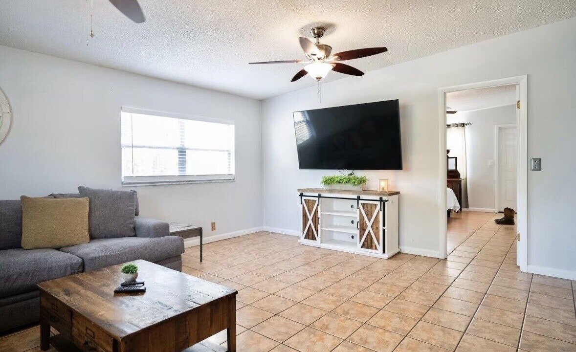 Photo of Livingroom in Minneola