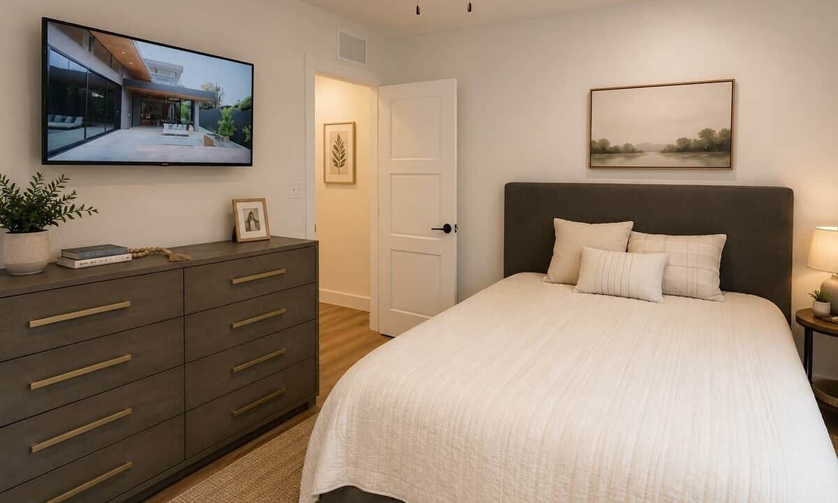 Photo of Bedroom in Miami Lakes