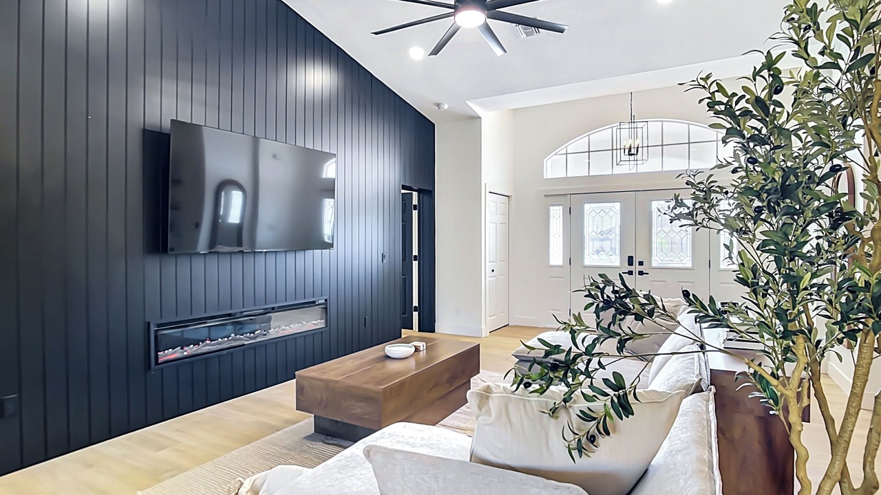 Photo of Livingroom in Englewood South