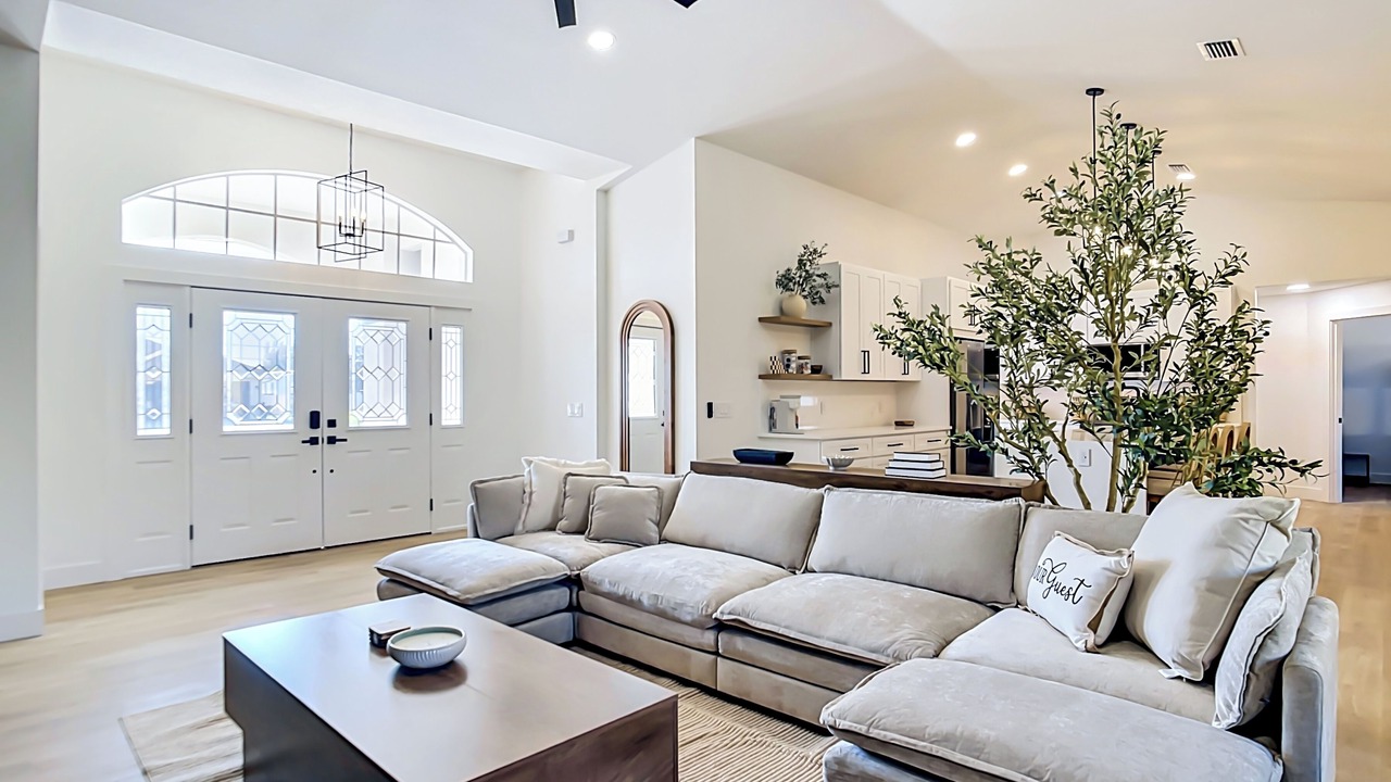 Photo of Livingroom in Englewood South