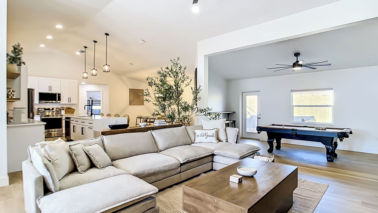 Photo of Livingroom in Englewood South