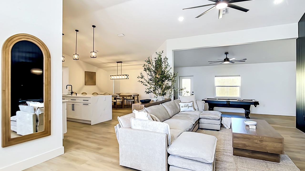 Photo of Livingroom in Englewood South