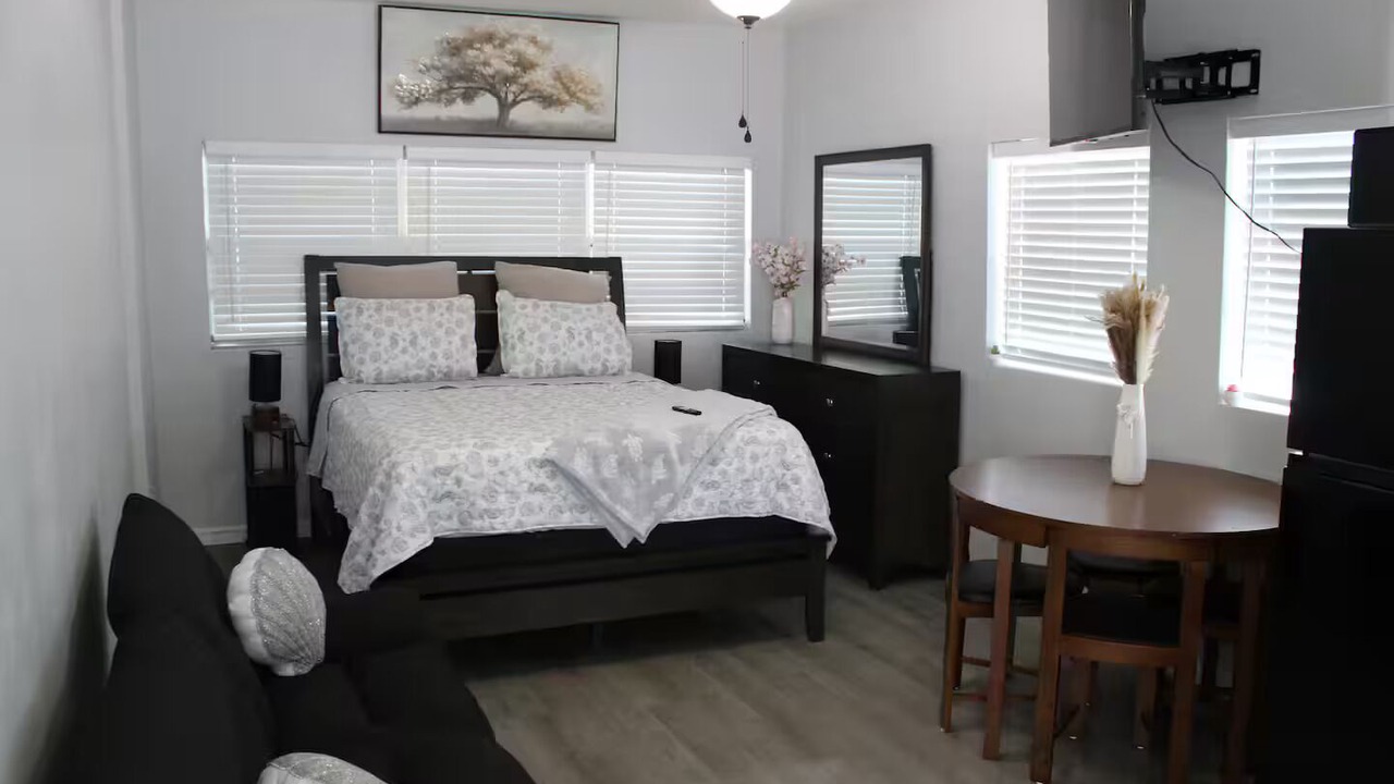 Photo of Bedroom in Crystal Lake