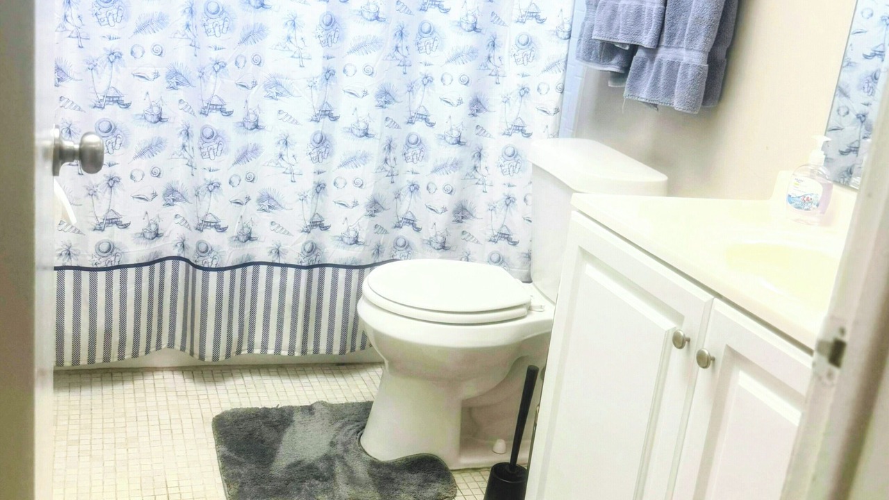 Photo of Bathroom in Beacon Woods East
