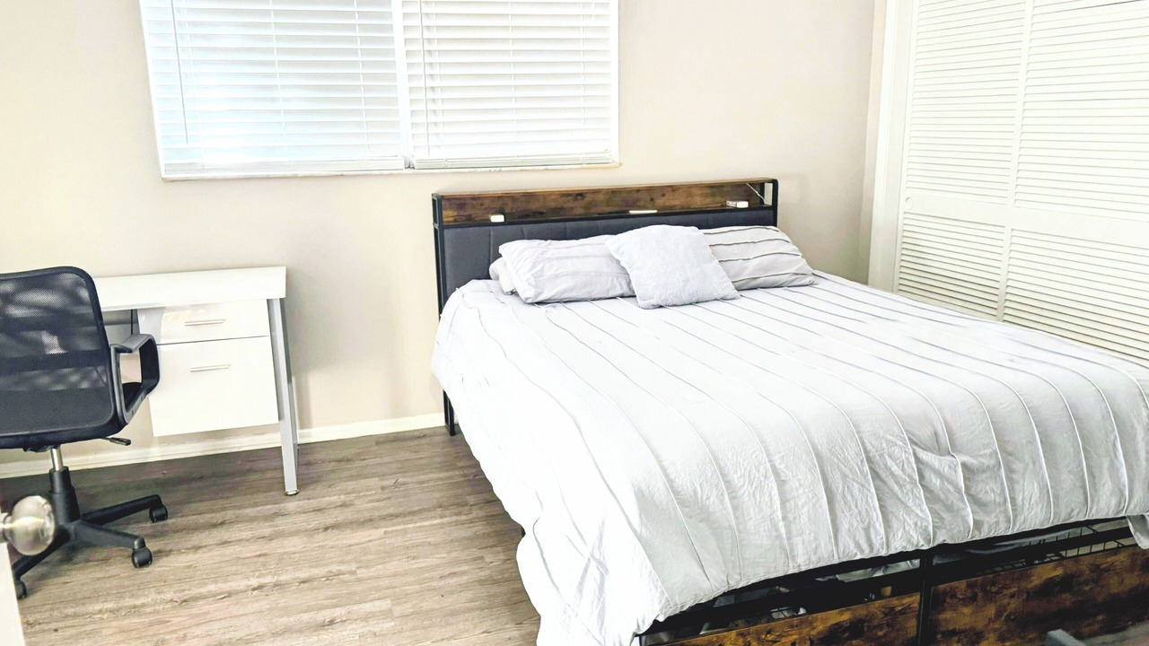 Photo of Bedroom in Beacon Woods East