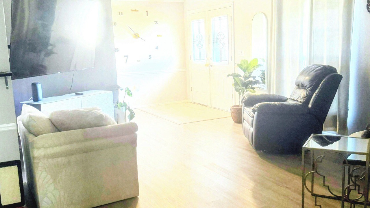 Photo of Livingroom in Beacon Woods East