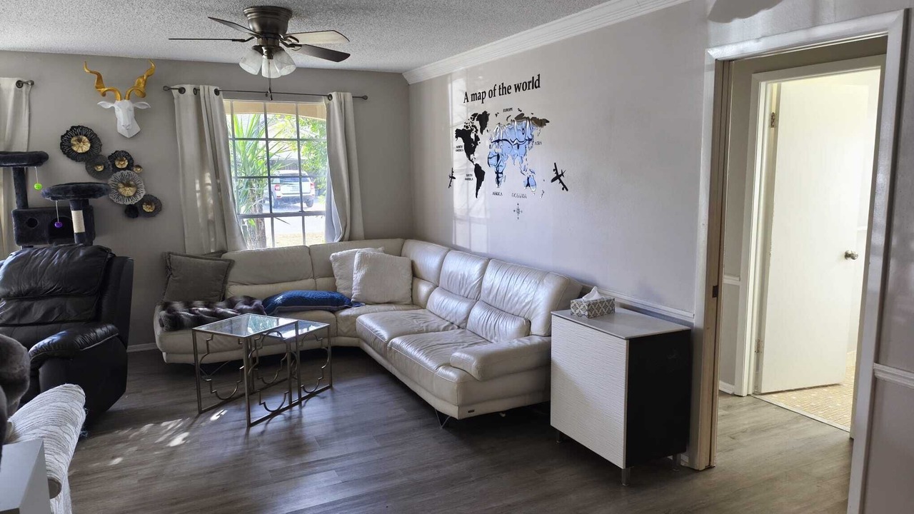 Photo of Livingroom in Beacon Woods East