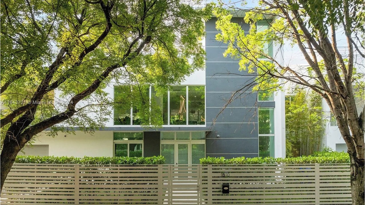 Photo of Outdoor in The Roads