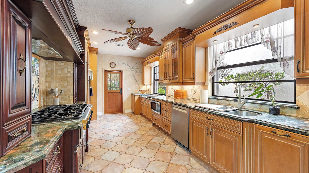 Photo of Kitchen in East Ocean Ave