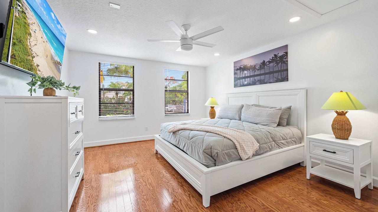 Photo of Bedroom in East Ocean Ave
