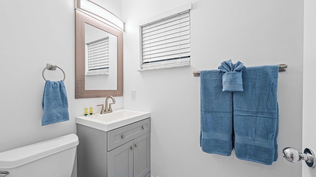 Photo of Bathroom in East Ocean Ave